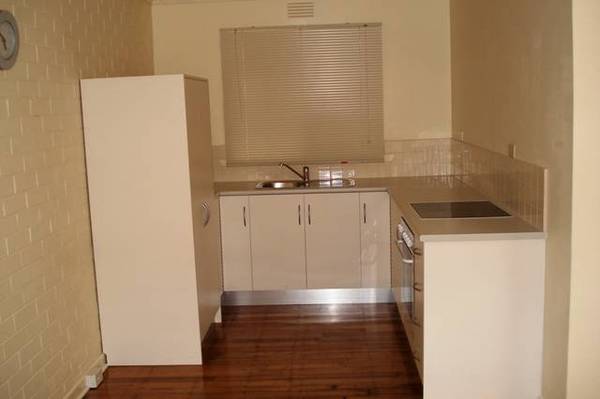 EXCELLENT CONDITION & POSITION AND REFURBISHED THROUGHOUT Picture