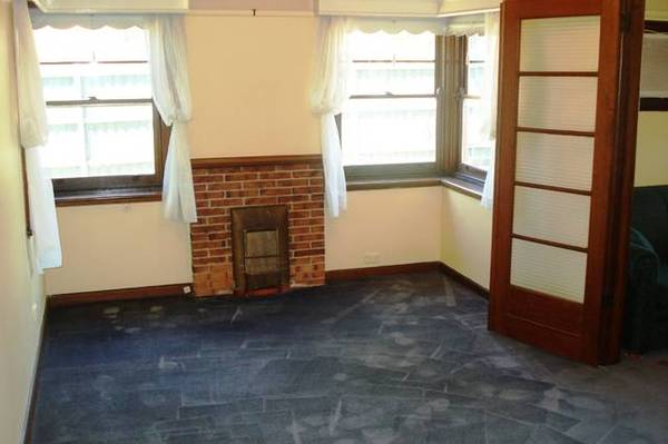 THREE BEDROOM BRICK HOME IN GREAT LOCATION Picture THREE BEDROOM BRICK HOME IN GREAT LOCATION Picture