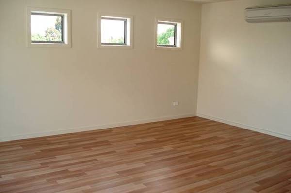 BRAND NEW PENTHOUSE APARTMENT Picture 3