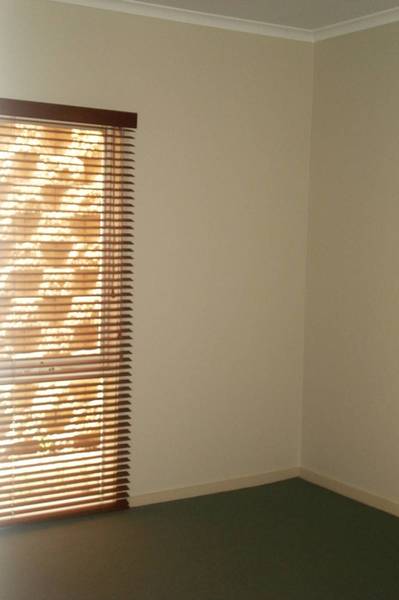 MODERN EXECUTIVE SPLIT LEVEL TOWNHOUSE Picture MODERN EXECUTIVE SPLIT LEVEL TOWNHOUSE Picture