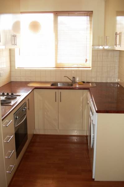 WELL LOCATED ONE BEDROOM VILLA UNIT Picture WELL LOCATED ONE BEDROOM VILLA UNIT Picture