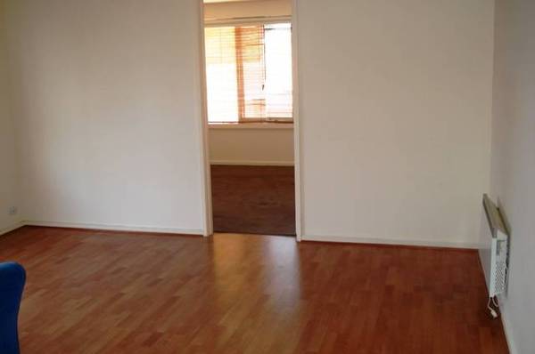 WELL LOCATED ONE BEDROOM VILLA UNIT Picture WELL LOCATED ONE BEDROOM VILLA UNIT Picture