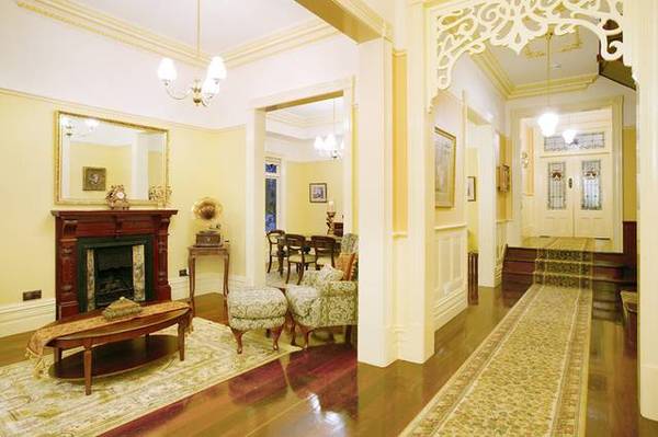 Spectacular Luxurious Showpiece
(Land approx. 657 sq metres) Picture 2