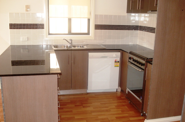 BRIGHT AND VERY ROOMY Picture 2