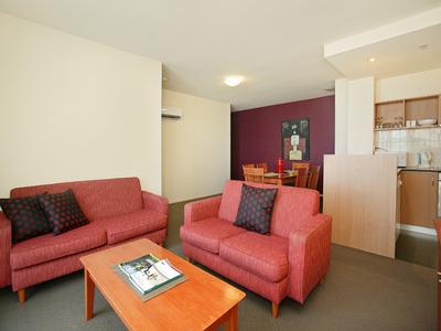 A Smart, Fully Serviced Investment Picture