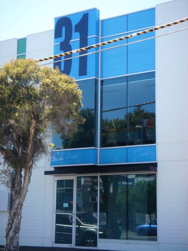 MIDWAY BETWEEN THE SEAPORT AND THE AIRPORT Picture 1