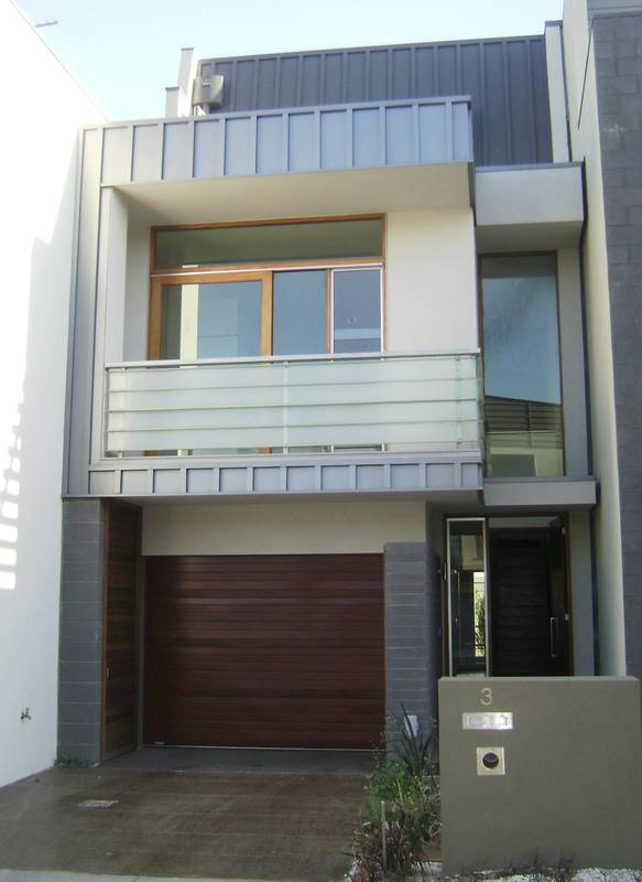 A TOUCH OF CLASS Picture 1