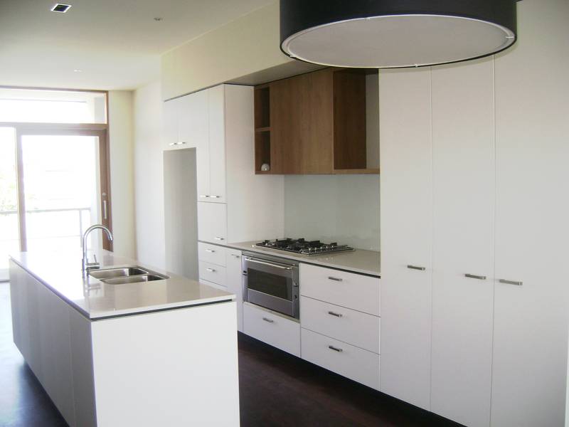 A TOUCH OF CLASS Picture 3