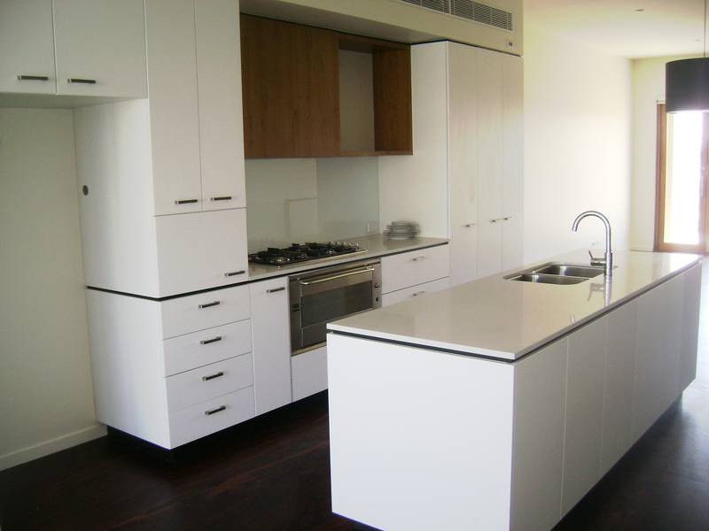 A TOUCH OF CLASS Picture 2