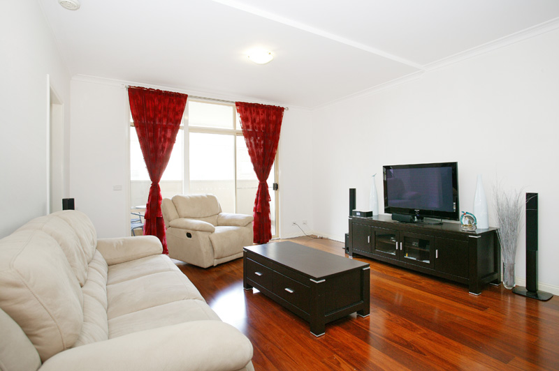 Funky living in the provincial Picture 3