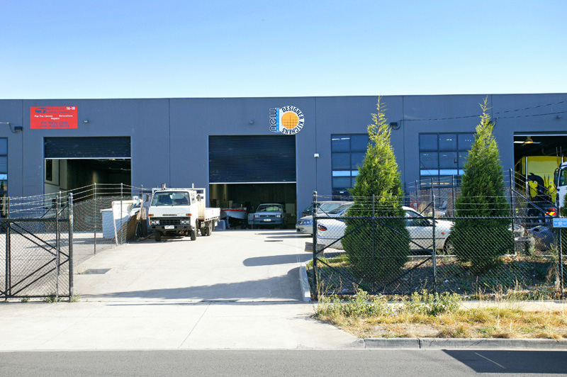 Versitlie Factory Warehouse Picture 1