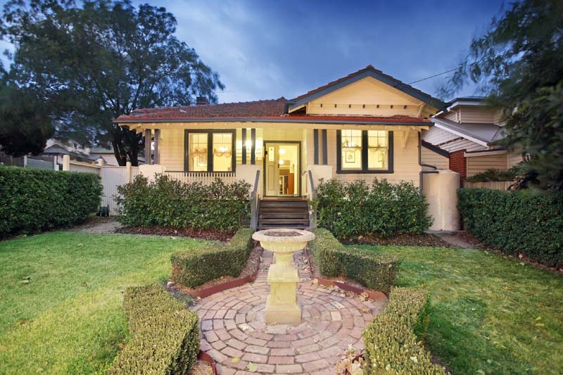 A Period Classic In Poetic Surrounds Picture 1