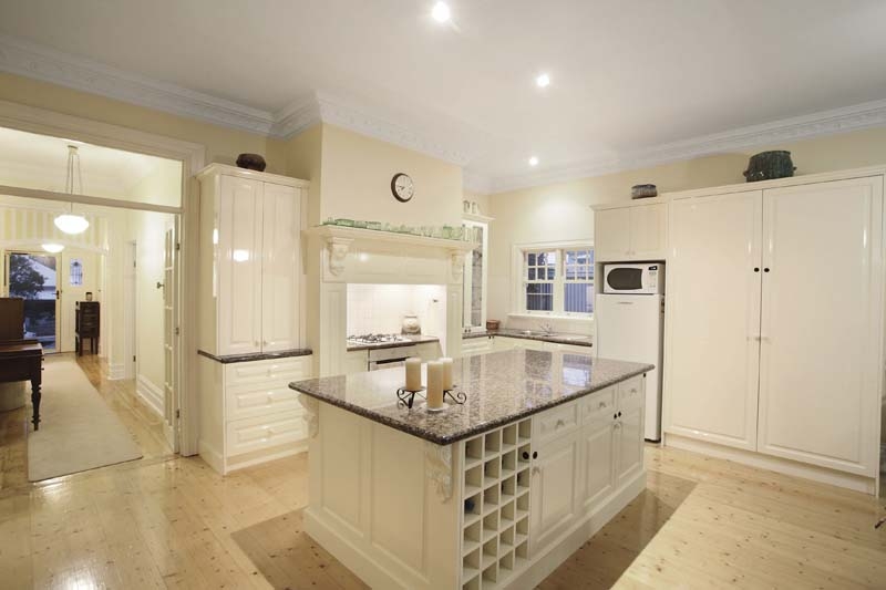 A Period Classic In Poetic Surrounds Picture 3