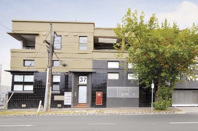 Enticing blend of comfort & space. Picture