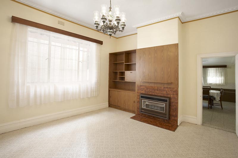 Classic Victorian in Blue Chip Locale Picture 3