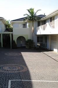 DOUBLE STOREY TOWNHOUSE WITH SECURITY ENTRANCE Picture