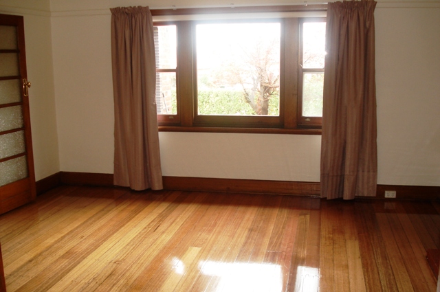 SOLID RENOVATED RED BRICK HOME IN GREAT LOCATION Picture