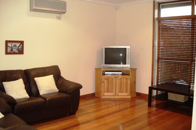 RENOVATED & REFURBISHED VILLA UNIT Picture 3