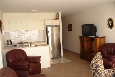 STUNNING SUB-PENTHOUSE APARTMENT Picture