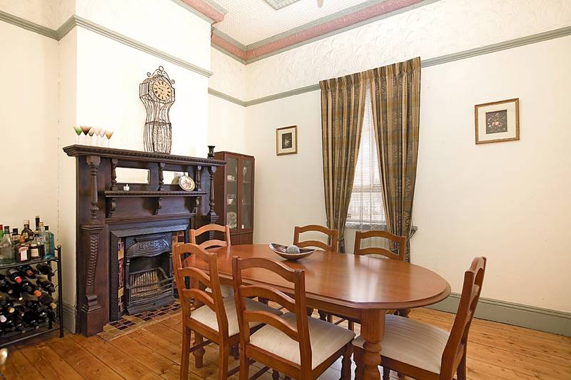 Character, Light & Ambiance, Perfectly Positioned Picture 2