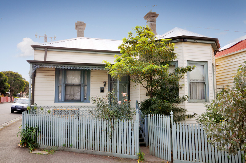 Character, Light & Ambiance, Perfectly Positioned Picture 1