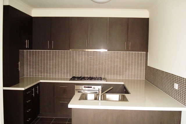 BRAND NEW EXECUTIVE STYLE TOWN RESIDENCE Picture 3