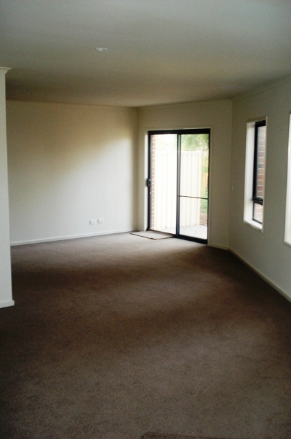 BRAND NEW EXECUTIVE STYLE TOWN RESIDENCE Picture 2
