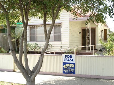 COZY & AFFORDABLE HOME IN THE HEART OF ASCOT VALE Picture