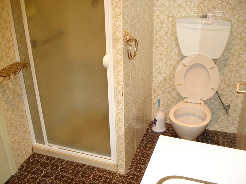 COZY & AFFORDABLE HOME IN THE HEART OF ASCOT VALE Picture 2