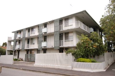 IMMACULATE 1 BEDROOM APARTMENT WITH SECURITY ENTRANCE. Picture IMMACULATE 1 BEDROOM APARTMENT WITH SECURITY ENTRANCE. Picture