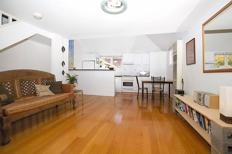 Trendy Lifestyle in City Fringe Locale Picture 2