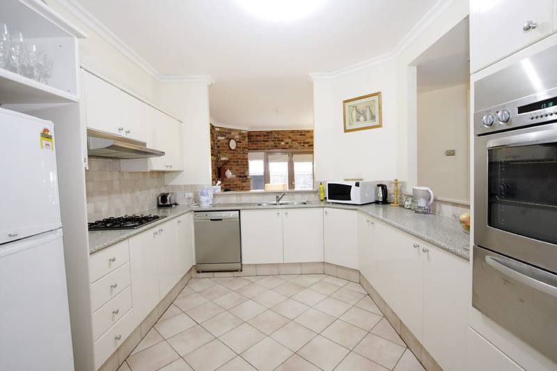 Terrific Tri-Storey Terrace Picture 3