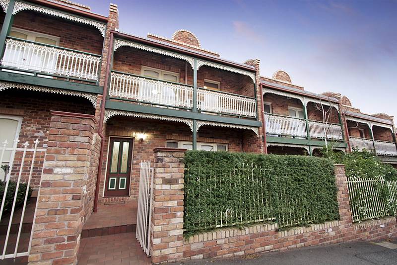 Terrific Tri-Storey Terrace Picture 1