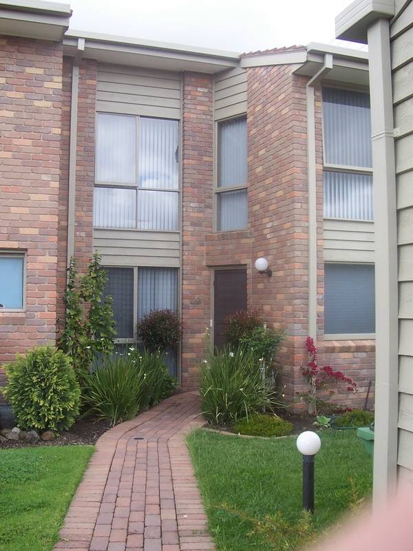 IMMACULATELY PRESENTED. Picture 1