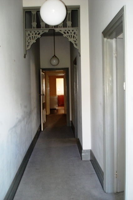 SINGLE FRONTED HOME IN GREAT LOCATION Picture 2