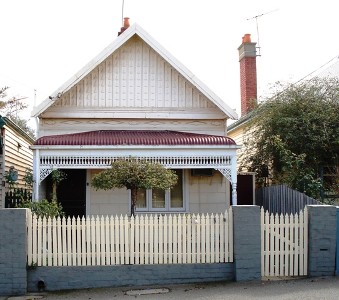SINGLE FRONTED HOME IN GREAT LOCATION Picture