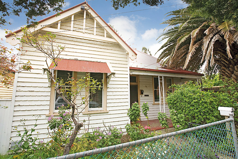 Discover Period Beauty in City Fringe Locale Picture 2