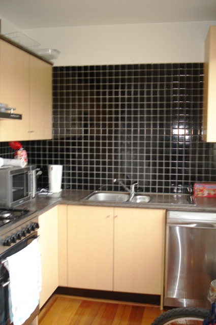 MODERN WELL MAINTAINED GROUND FLOOR APARTMENT Picture 3