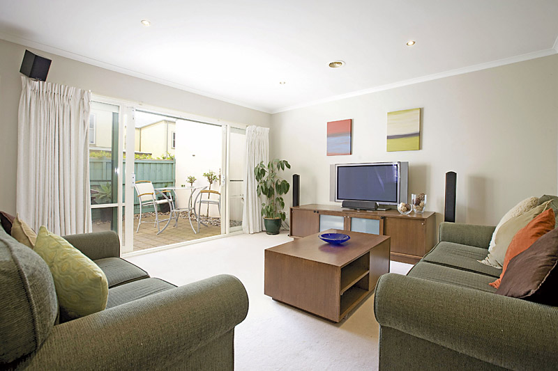 Carefree City Fringe Living Picture 3