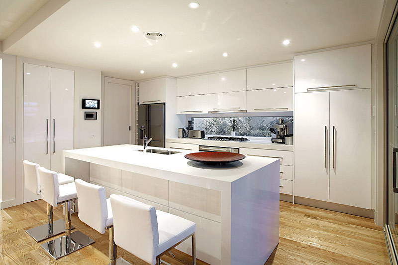 Luxurious Lifestyle in Blue Chip Locale Picture 3