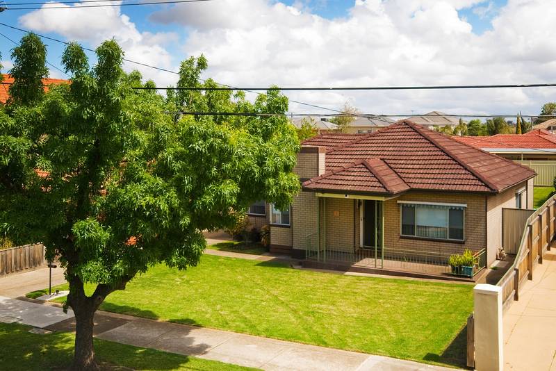 Amazing Potential For Premier Essendon Address Picture 3