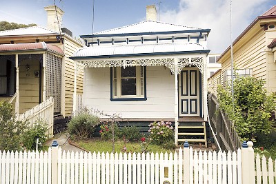 Victorian Grace, Contemporary Living Picture Victorian Grace, Contemporary Living Picture