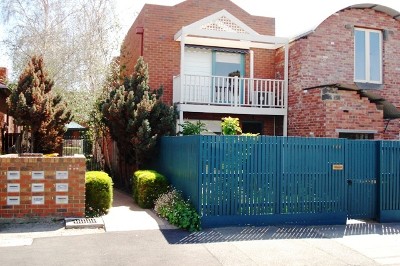 SITUATED IN AN EXCELLENT INNER CITY LOCATION Picture