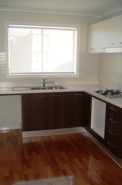 FULLY RENOVATED MODERN FUNKY APARTMENT Picture 2