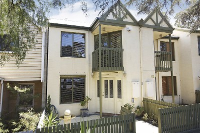 Terrific Townhouse in Parkland Precinct Picture
