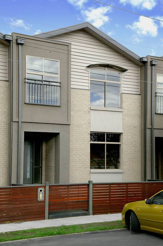 NEAR NEW TWO STOREY DESIGNER RESIDENCE IN PRIME LOCATION Picture 1