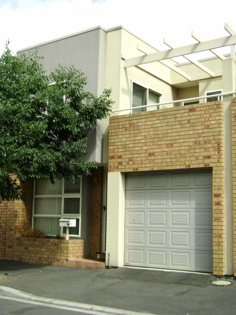 AFFORDABLE TOWNHOUSE LIVING Picture 1