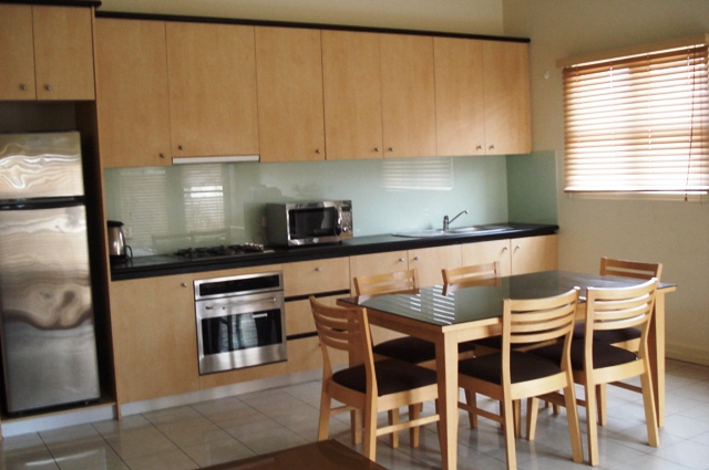 RENOVATED PERIOD HOME IN CONVENIENT LOCALE Picture 3