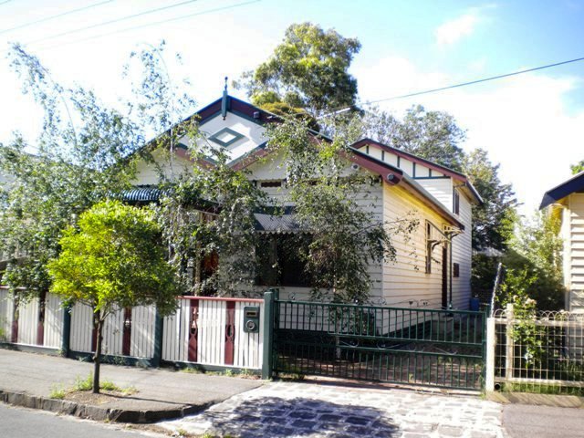 LOVELY FULLY RENOVATED CALIFORNIAN BUNGALOW Picture 1