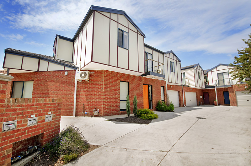 The perfect balance of lifestyle & location Picture 2